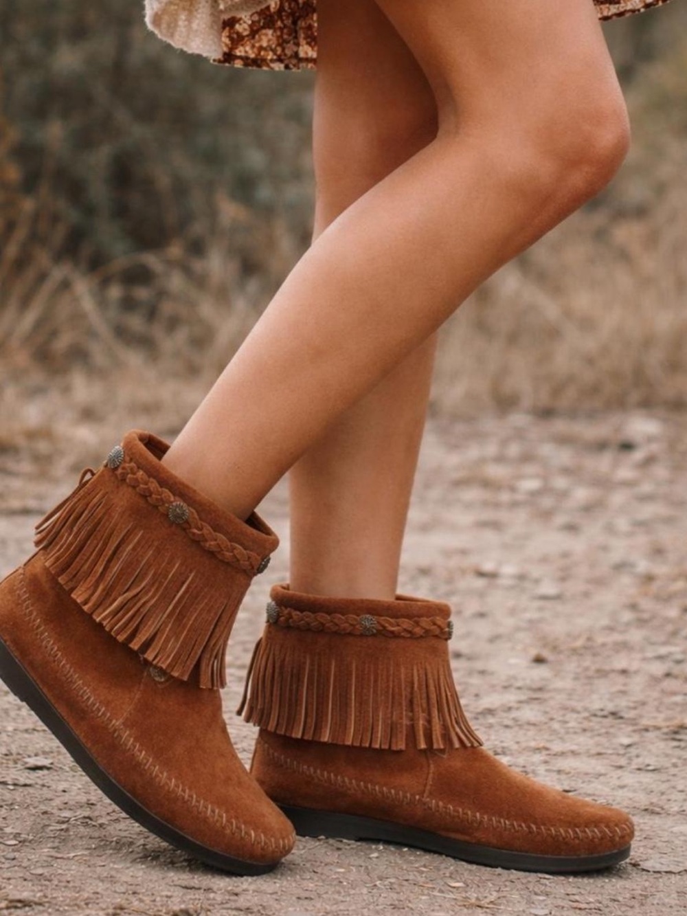 TRENDY Minnetonka Fringe Moccasin Booties – Size 7.5 – Excellent Condition